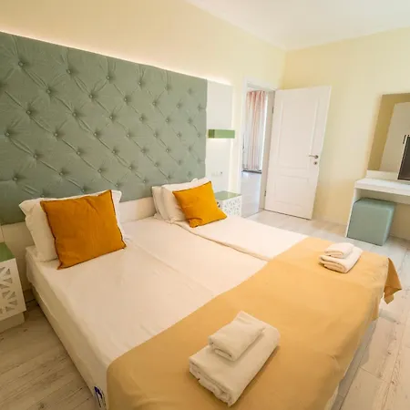 Отель Perla Sun 4*